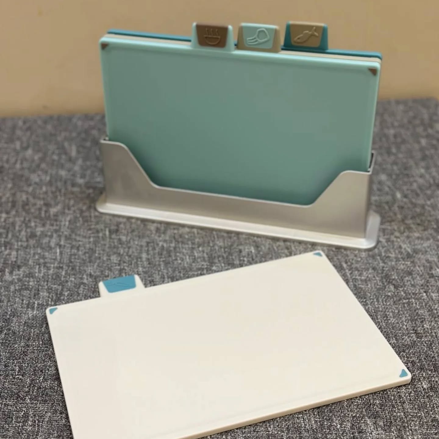 4-Piece Chopping Board Set with Storage Stand