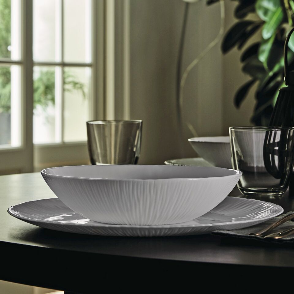 18 PCS DINNERWARE SET